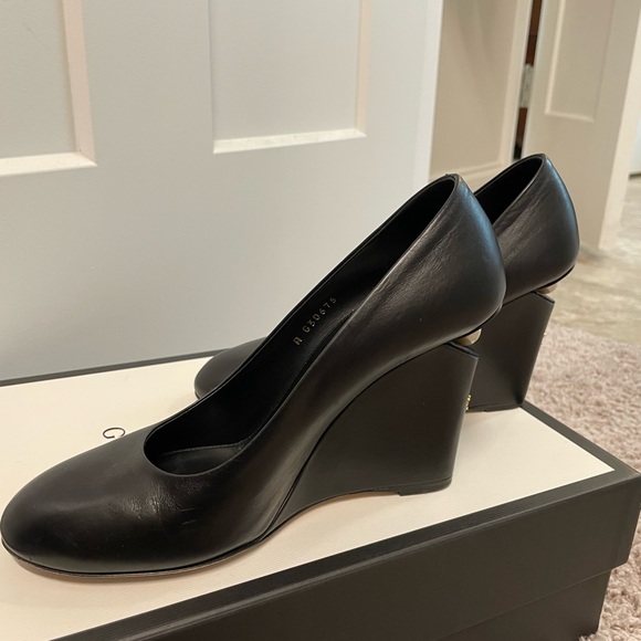 Chanel Calfskin Pearl Wedges - Picture 2 of 7